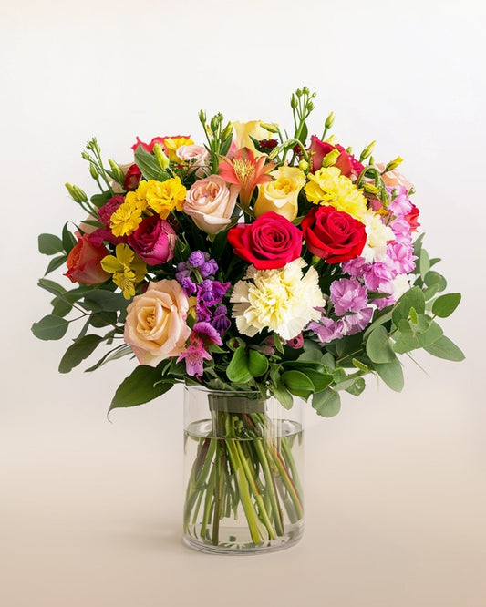A colorful mixed bouquet inspired by garden freshness. Expressive, lively, and handcrafted.